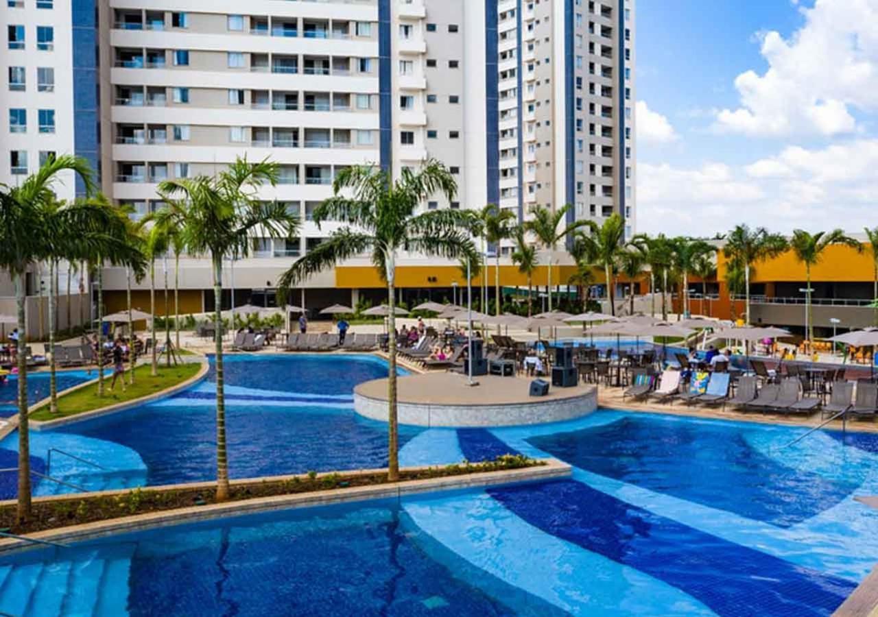 Enjoy Solar Das Aguas Park Resort Olímpia Exteriér fotografie The swimming pool at the resort